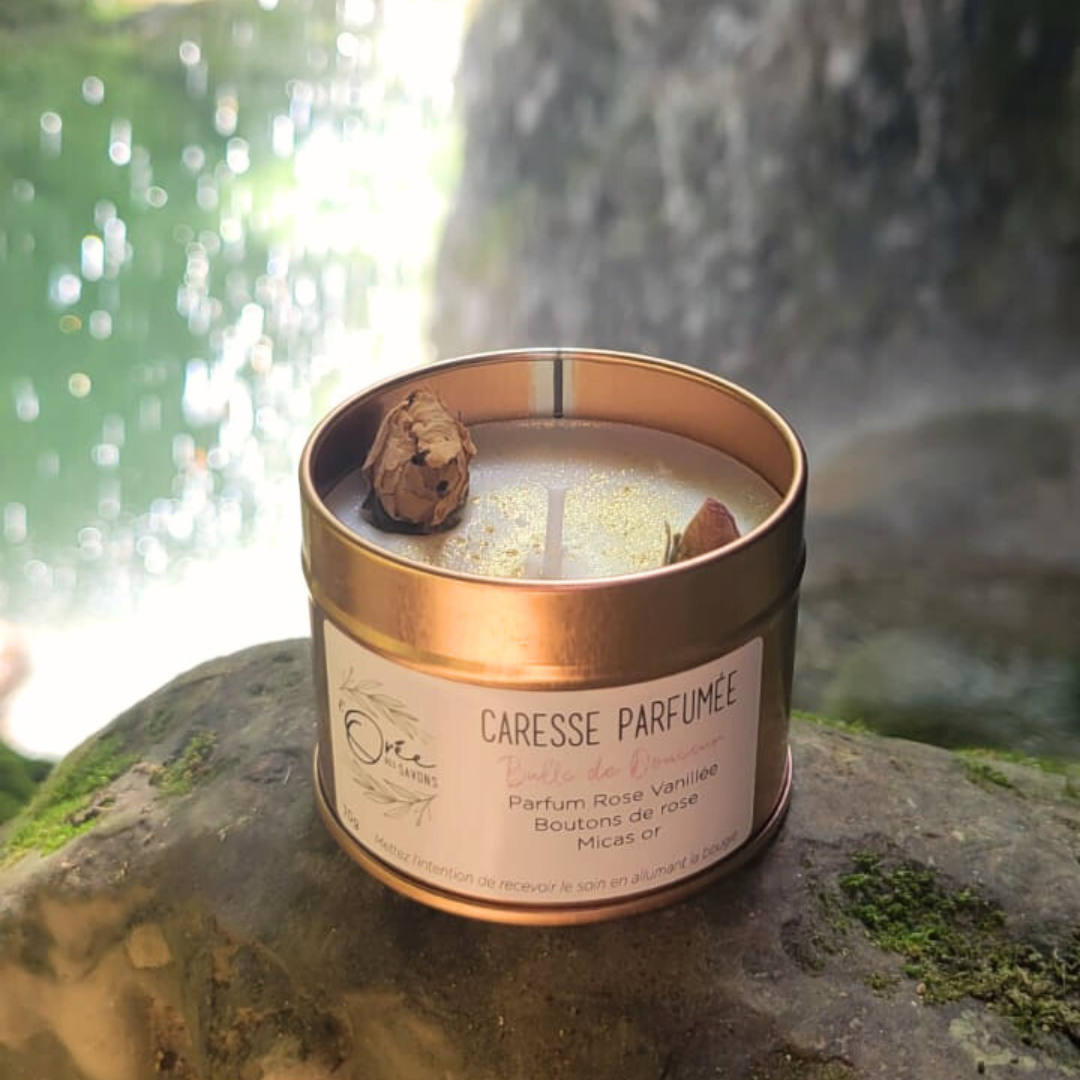 Bougie Caresse parfumée – Rose vanillée