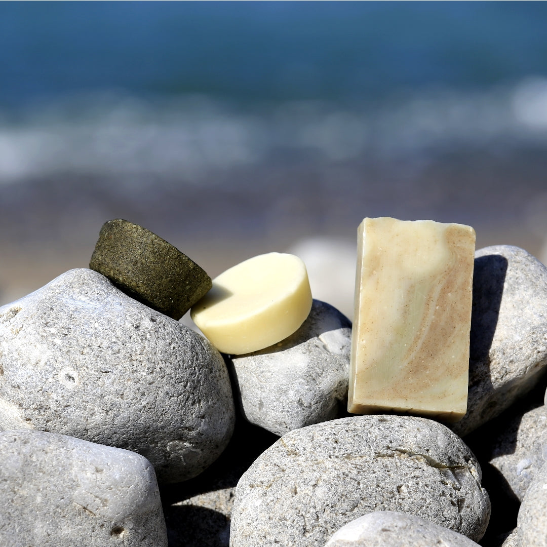 Coffret-Shampoing-savons-Green-Emeraude-solide-naturel-bio-zero-dechet-cheveux-corps-pellicule-gras-grasse-imperfections-oree-des-savons4