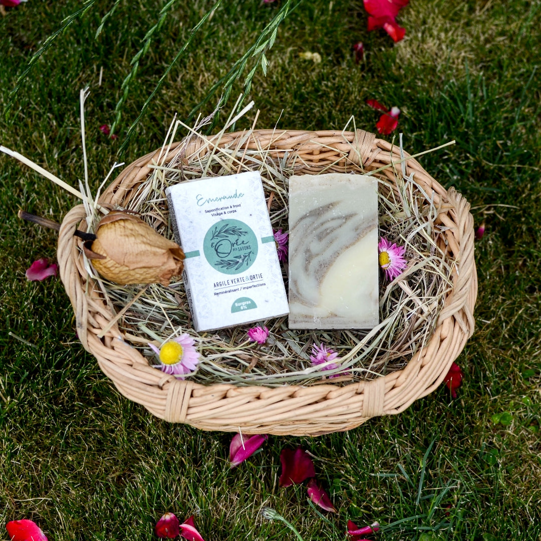 Emeraude-argile-verte-poudre-ortie-huile-savon-naturel-saponification-a-froid-l-oree-des-savons-artisanal-fabrique-en-france-fait-main-bio-peau-soin7