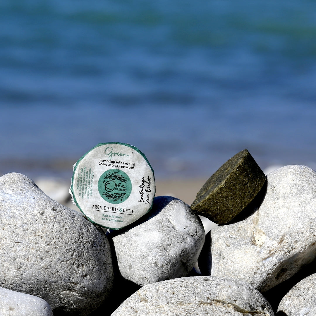Shampoing-Green-solide-naturel-bio-zero-dechet-cheveux-gras-pellicules-imperfections-argile-verte-poudre-ortie-oree-des-savons3