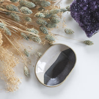 porte-savon-ceramique-poterie-gres-ovale-degrade-blanc-bleu-noir-oree-des-savons-savonnerie-artisanale-saponification-a-froid-naturel-zero-dechet3