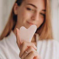 Gua Sha visage - Quartz rose - Peau sensible, mature